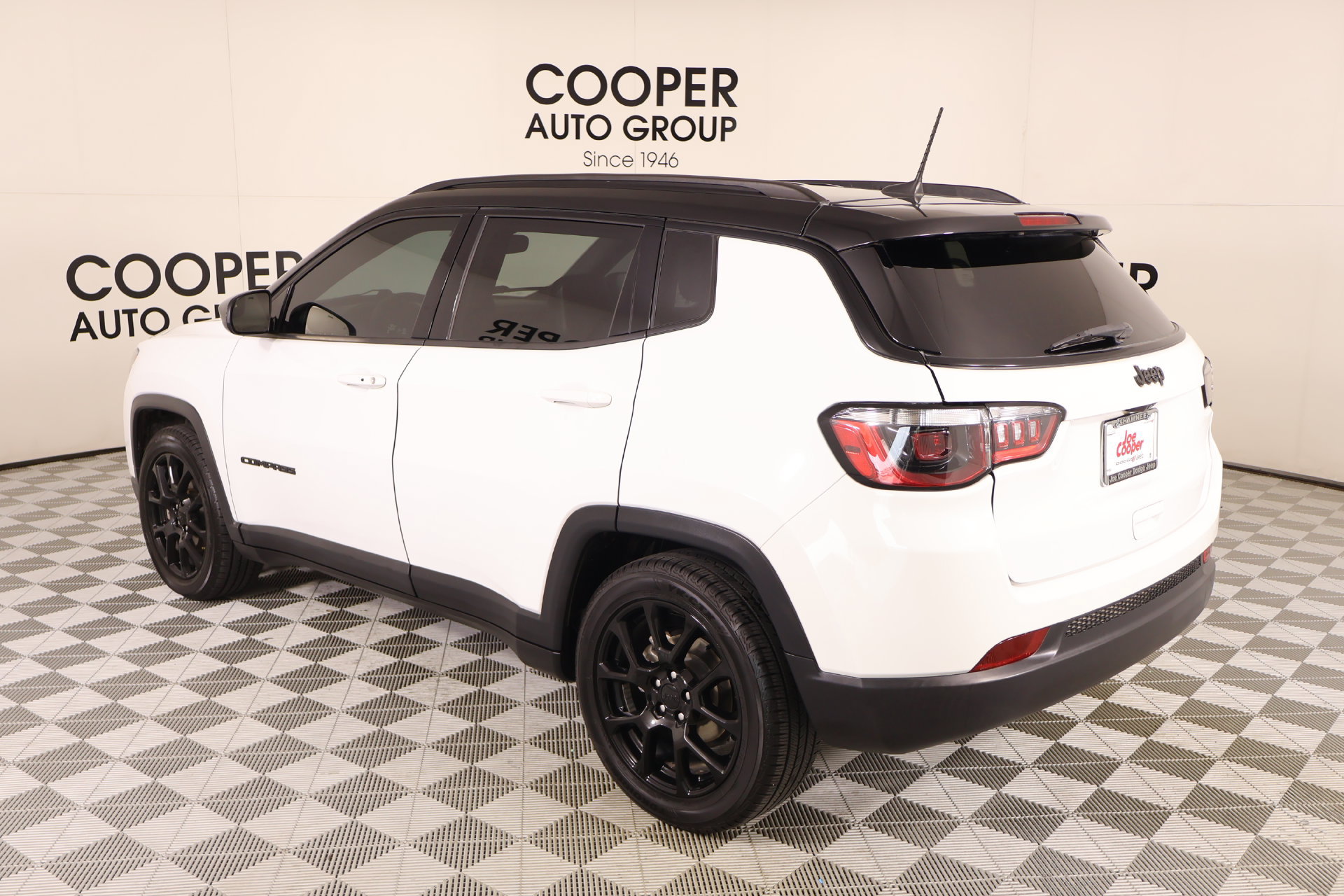 Used 2022 Jeep Compass Latitude FWD image 21