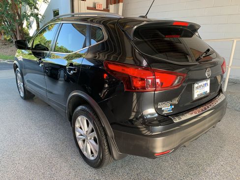 Used 2017 Nissan Rogue Sport SV w/ SV All-Weather Package FWD image 6