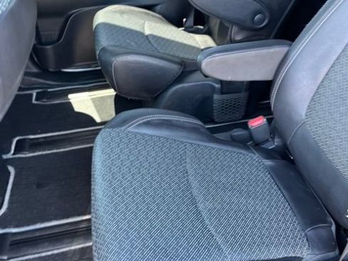 Used 2023 Toyota Sienna XSE AWD/4WD image 11