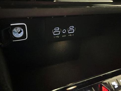 Used 2023 Jeep Wagoneer 4WD image 41