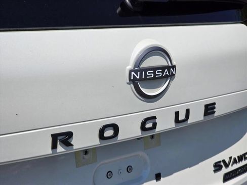 Used 2023 Nissan Rogue SV w/ SV Premium B Package AWD/4WD image 14