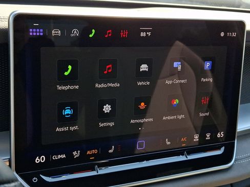 Certified 2026 Volkswagen Tiguan SE R-Line FWD image 25