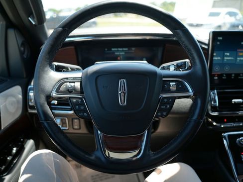 Used 2023 Lincoln Navigator L Reserve AWD/4WD image 11
