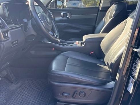 Used 2021 Kia Sorento S w/ Panoramic Sunroof Package image 2