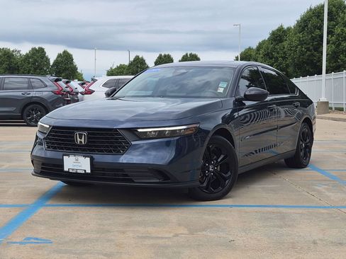 Certified 2025 Honda Accord SE image 2