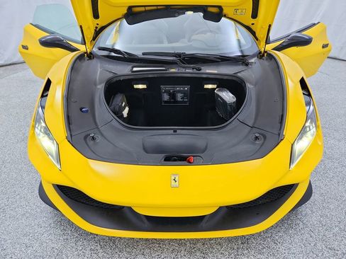 Used 2021 Ferrari F8 Tributo image 19