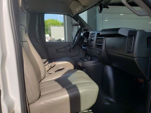Used 2020 Chevrolet Express 2500 w/ Enhanced Convenience Package RWD image 19