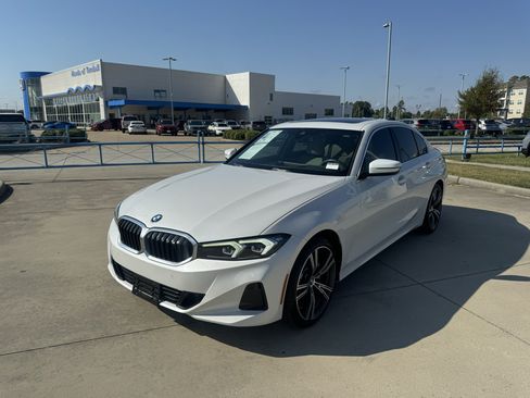 Used 2024 BMW 330i Sedan w/ Premium Package RWD image 4