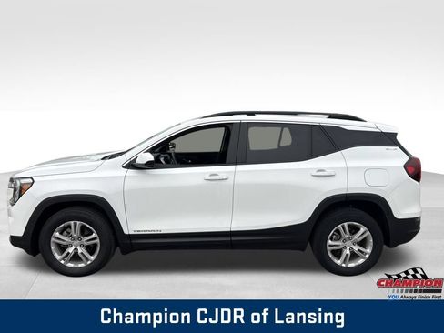Used 2023 GMC Terrain SLE w/ Driver Convenience Package AWD/4WD image 4