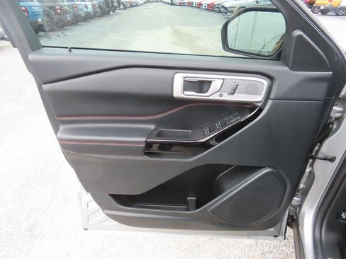 Used 2023 Ford Explorer ST-Line w/ Class IV Trailer Tow Package RWD image 26