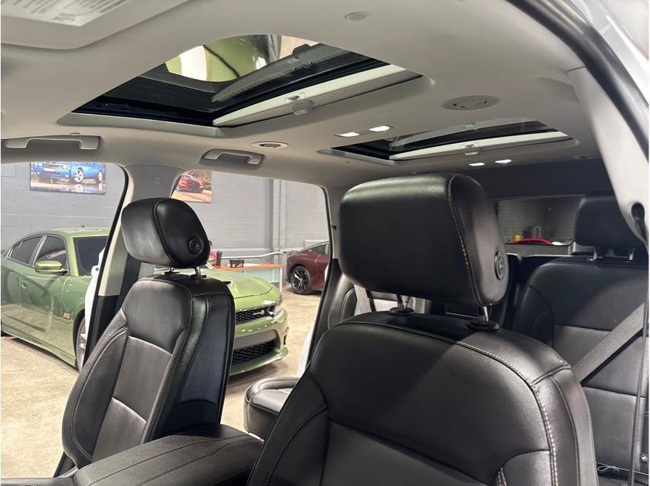 Used 2019 Chevrolet Traverse LT w/ LT Premium Package AWD/4WD image 31