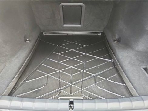 Used 2024 BMW 740i w/ Premium Package image 15