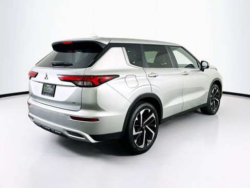 Used 2024 Mitsubishi Outlander SE image 9