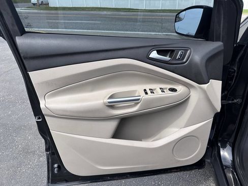 Used 2015 Ford Escape SE w/ Equipment Group 201A image 21