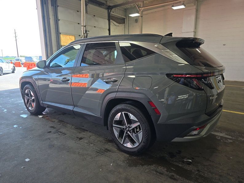 Used 2025 Hyundai Tucson SEL FWD image 7