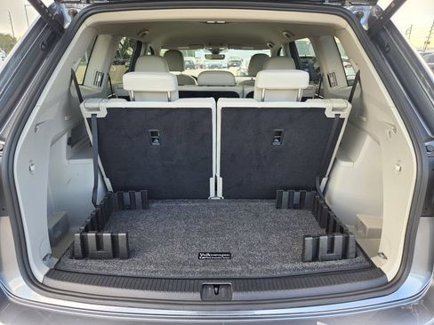 Used 2024 Volkswagen Atlas SE w/ Black Wheel Package FWD image 29