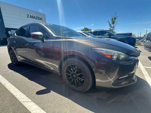 Used 2017 MAZDA MAZDA3 Sport FWD image 4