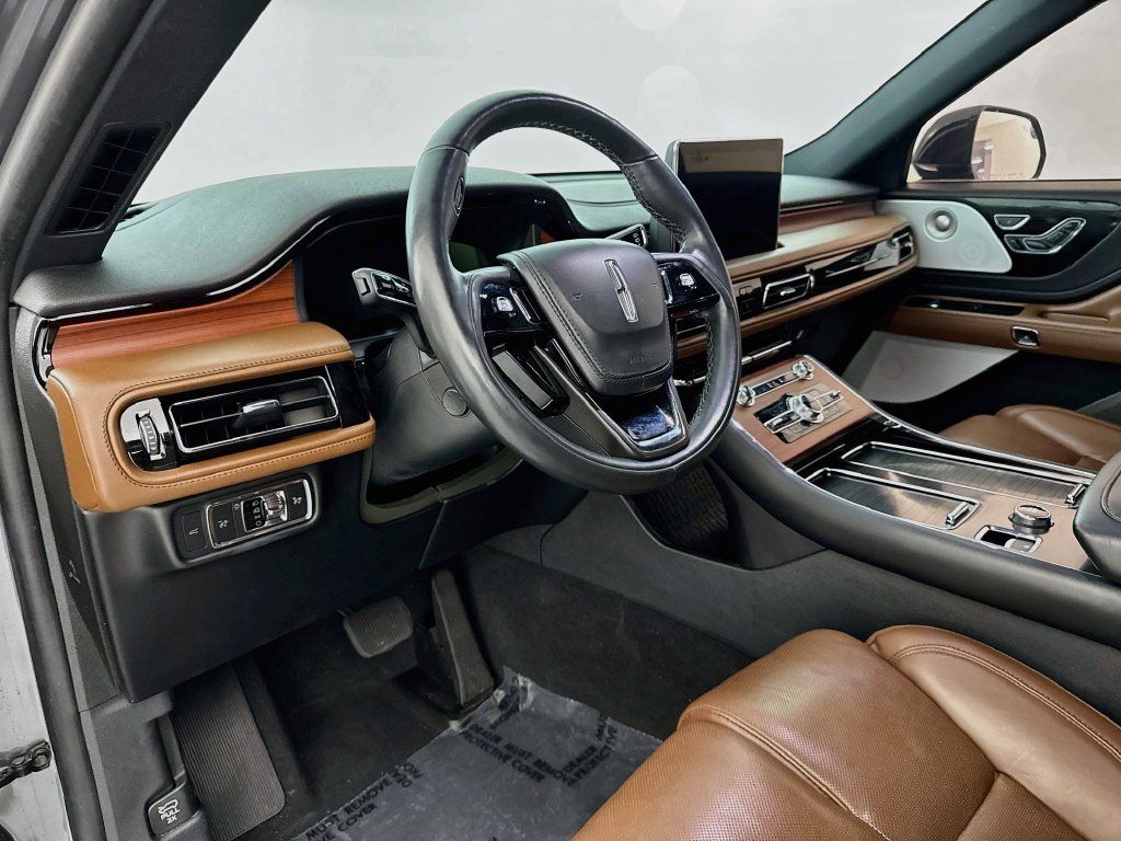 Used 2022 Lincoln Aviator Reserve w/ Equipment Group 201A RWD image 9
