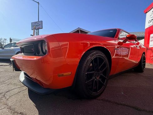 Used 2013 Dodge Challenger R/T RWD image 2