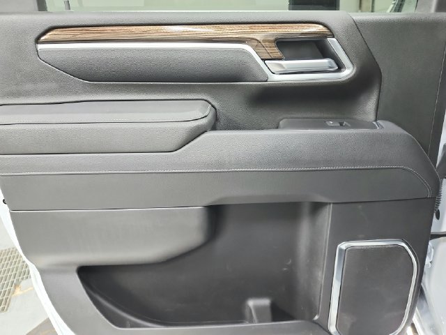 Used 2025 Chevrolet Silverado 2500 LT AWD/4WD image 36