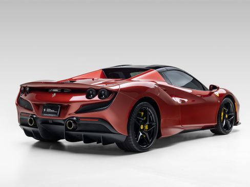Certified 2022 Ferrari F8 Tributo RWD image 5