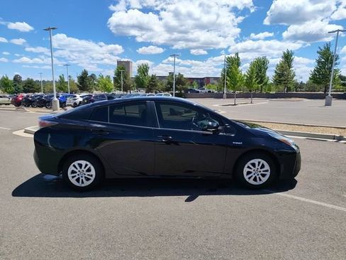 Used 2016 Toyota Prius Two FWD image 2