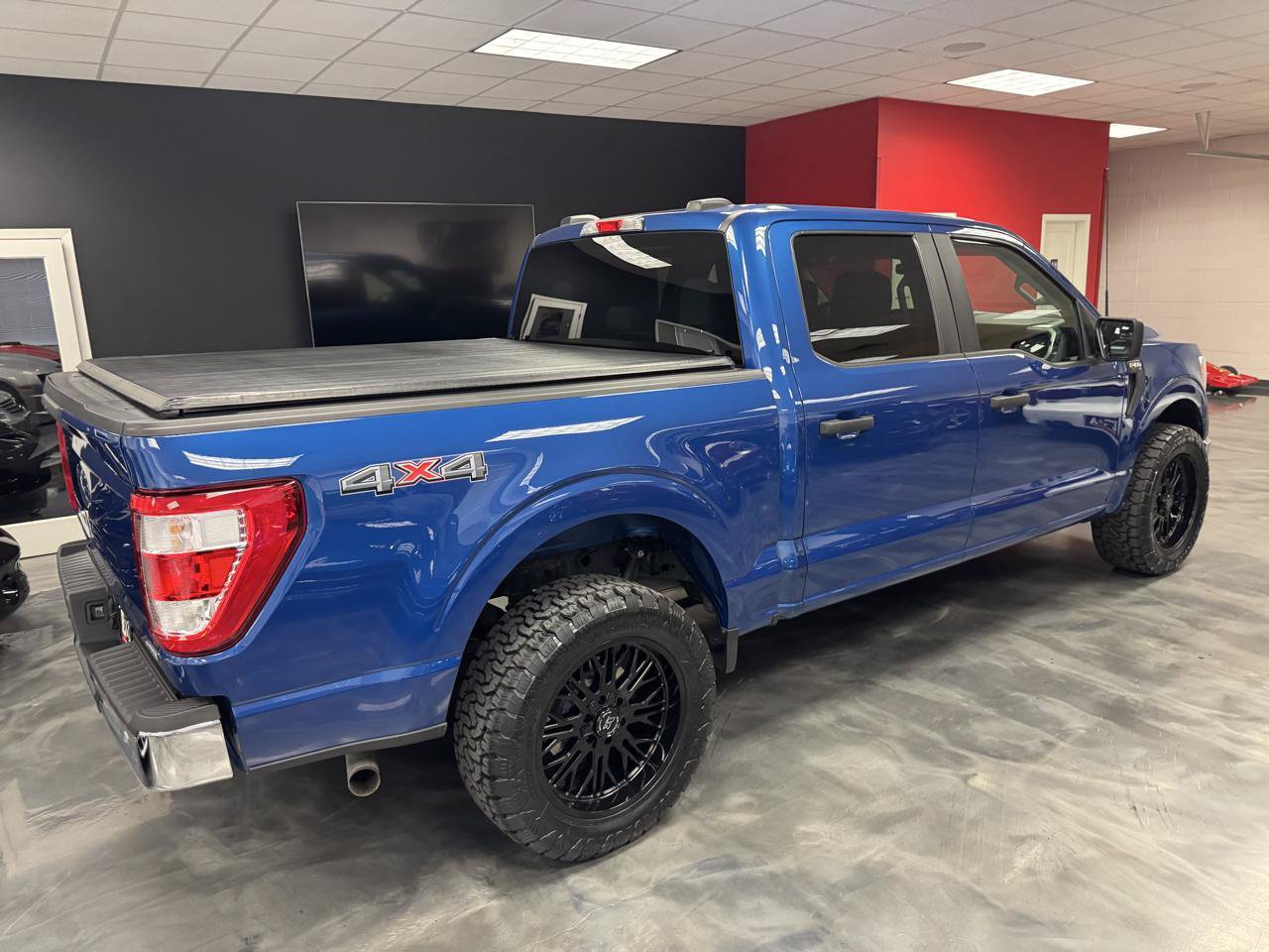 Used 2022 Ford F150 XL w/ Equipment Group 101A High AWD/4WD image 9