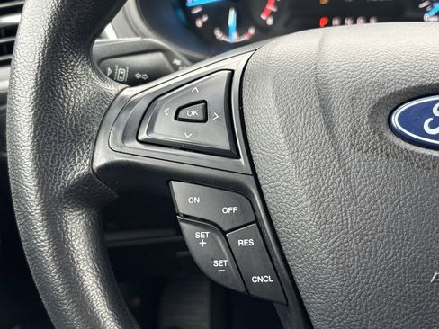 Used 2020 Ford Edge SE image 23