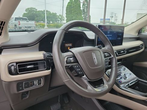Used 2022 Lincoln Nautilus AWD w/ Premium Package image 19