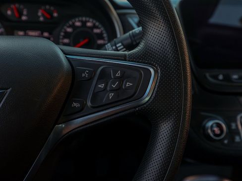 Used 2025 Chevrolet Malibu LT image 25