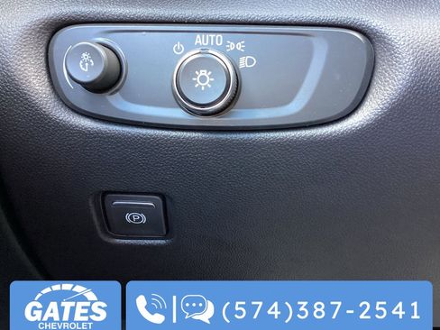 Used 2025 Chevrolet Blazer LT AWD/4WD image 25