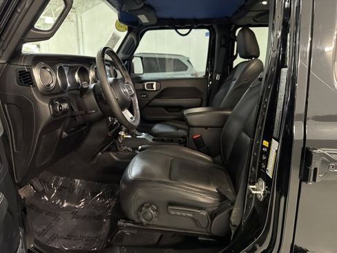 Used 2021 Jeep Wrangler Unlimited Sahara w/ Uconnect 4C Nav & Sound Group AWD/4WD image 15