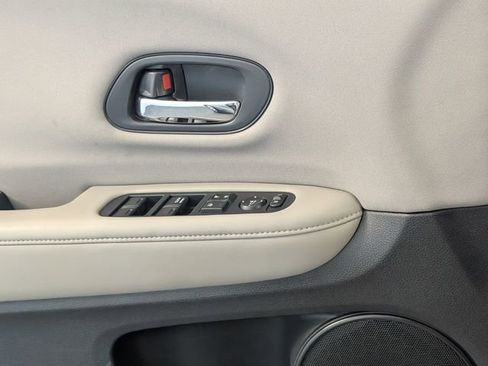 Used 2017 Honda HR-V LX image 24