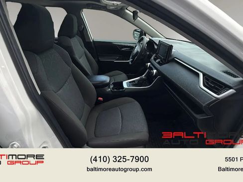 Used 2022 Toyota RAV4 XLE w/ Convenience Package FWD image 14