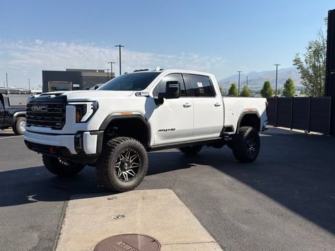Used 2024 GMC Sierra 3500 AT4 w/ AT4 Premium Plus Package AWD/4WD image 6