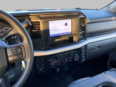 Used 2025 Ford F250 XLT AWD/4WD image 7