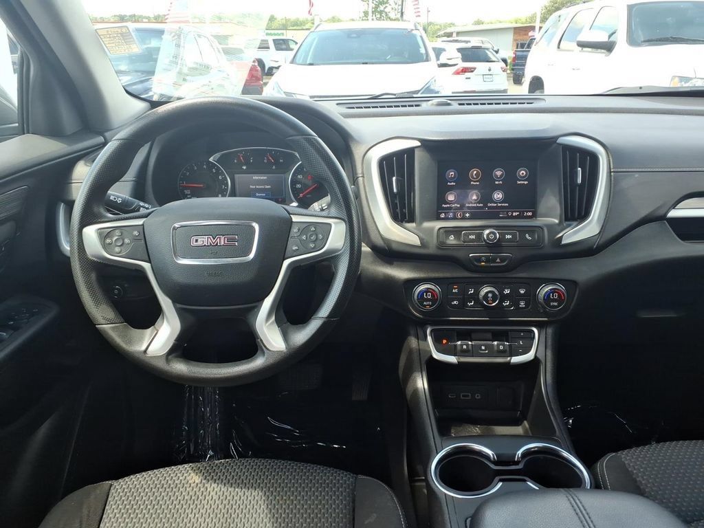 Used 2024 GMC Terrain SLE w/ Driver Convenience Package AWD/4WD image 16