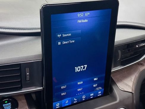 Used 2020 Ford Explorer Platinum w/ Premium Technology Package AWD/4WD image 15
