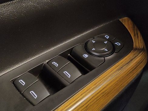 Used 2019 GMC Acadia Denali image 27