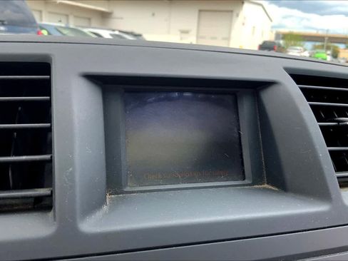 Used 2012 Toyota Highlander SE FWD image 24