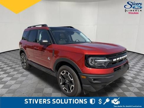 Used 2023 Ford Bronco Sport Outer Banks w/ Tech Package AWD/4WD image 3
