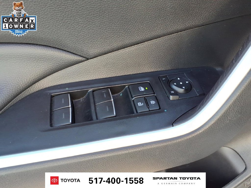 Used 2024 Toyota RAV4 XLE FWD image 15