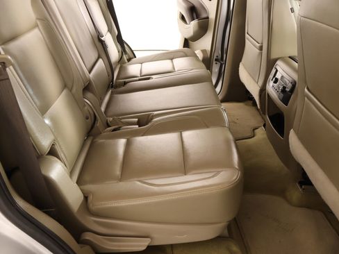 Used 2018 Chevrolet Tahoe LT image 17