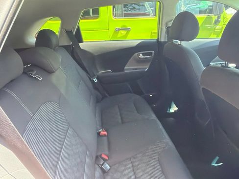 Used 2021 Kia Niro LX FWD image 4