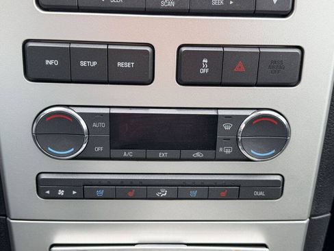 Used 2010 Lincoln MKX 2WD image 19