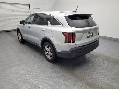 Used 2022 Kia Sorento LX FWD image 5