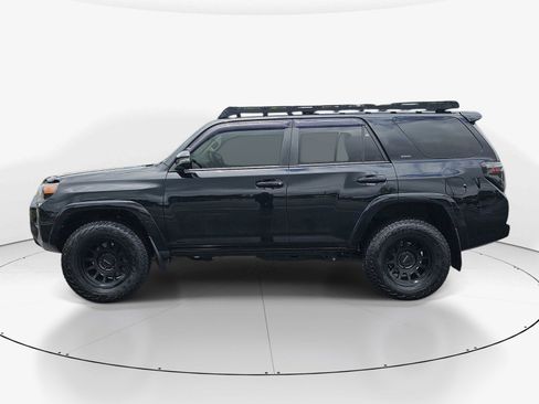 Used 2022 Toyota 4Runner SR5 Premium w/ Moonroof Package AWD/4WD image 7