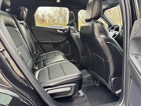 Used 2024 Ford Escape ST-Line Select w/ Tech Pack #2 image 13