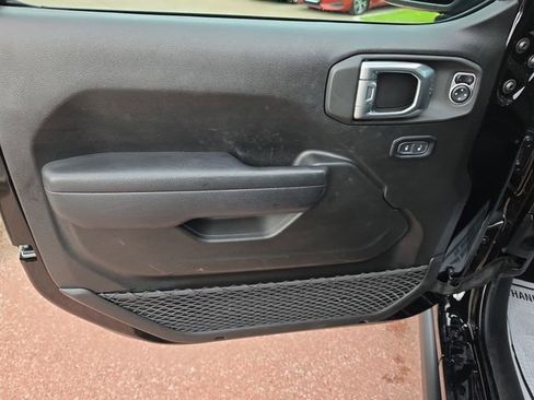 Used 2024 Jeep Wrangler Unlimited AWD/4WD image 10