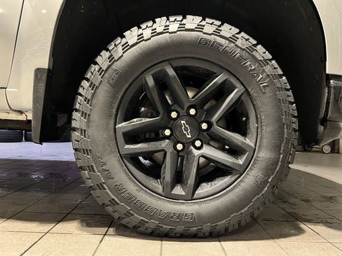 Used 2019 Chevrolet Silverado 1500 Custom Trail Boss w/ Custom Convenience Package image 13